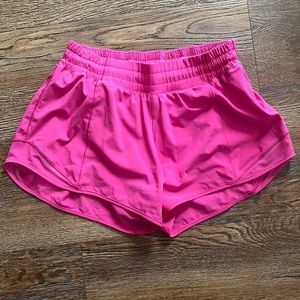 LULU LEMON HOTTY HOT SONIC PINK!!
